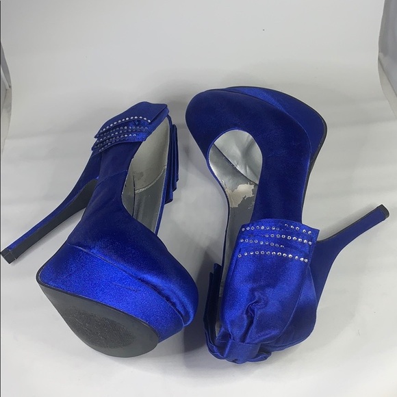 Qupid Shoes - Qupid Blue Platform Heels, size 8.5